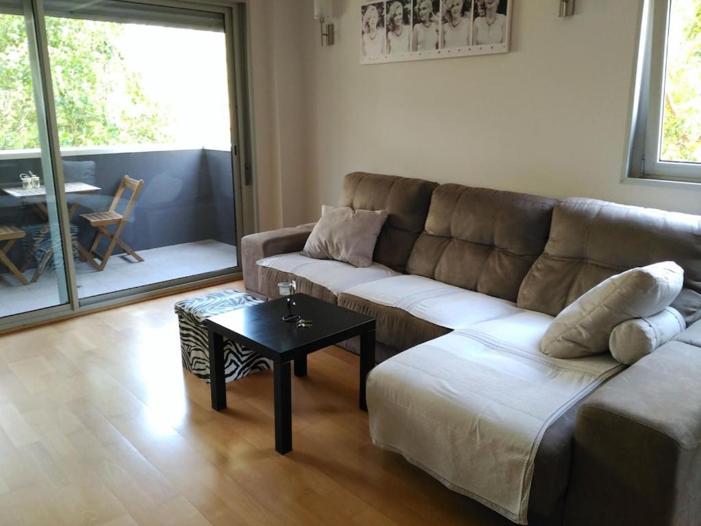 Luxury Flat, 3 Bedrooms, 2 Bathrooms And Swimming Pool Next To The Beach!! Sant Adrià de Besòs Extérieur photo
